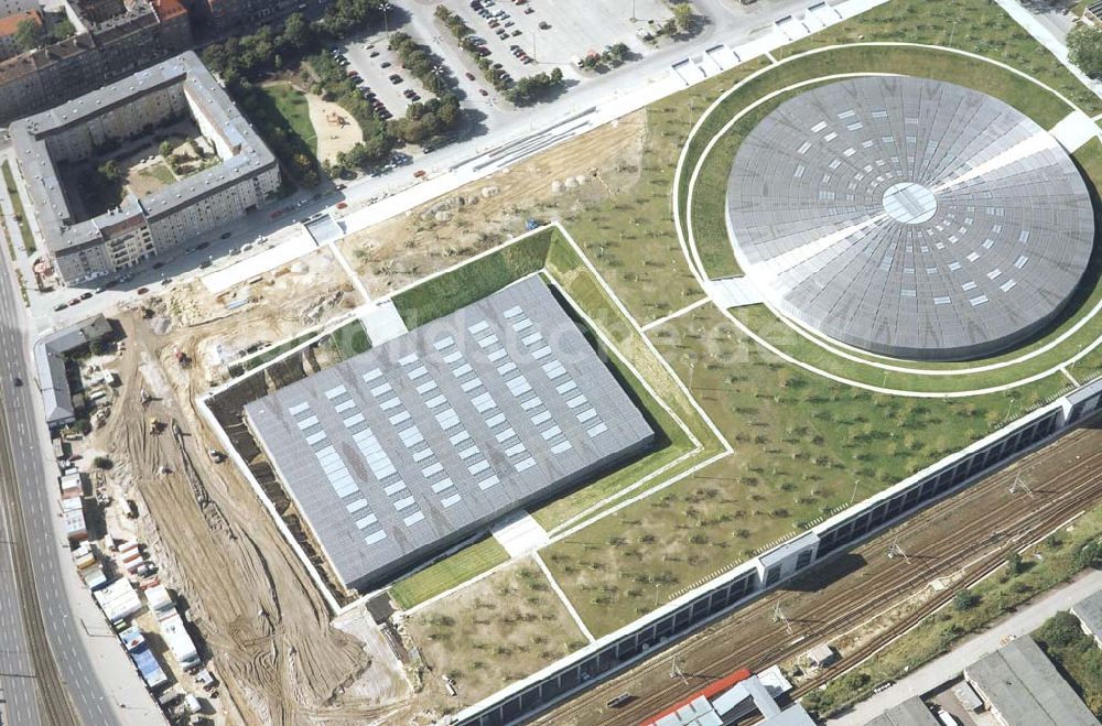 Berlin aus der Vogelperspektive: Fertiges Velodrom mit Schwimmhallenkomplex an der Landsberger Allee in Berlin