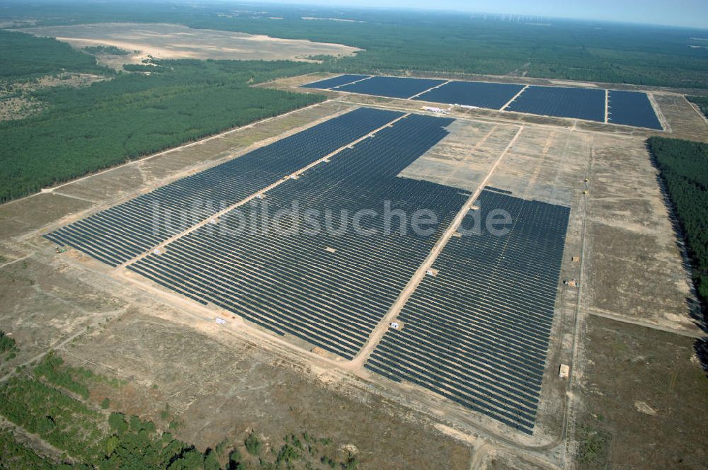 Lieberose von oben - Fertiggestellte größte Solaranlage auf ehemaligen brandenburger Truppenübungsplatz Lieberose