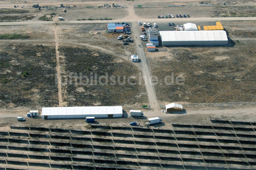 Luftaufnahme Lieberose - Fertiggestellte größte Solaranlage auf ehemaligen brandenburger Truppenübungsplatz Lieberose