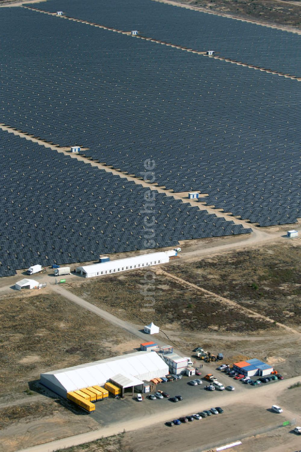 Luftbild Lieberose - Fertiggestellte größte Solaranlage auf ehemaligen brandenburger Truppenübungsplatz Lieberose