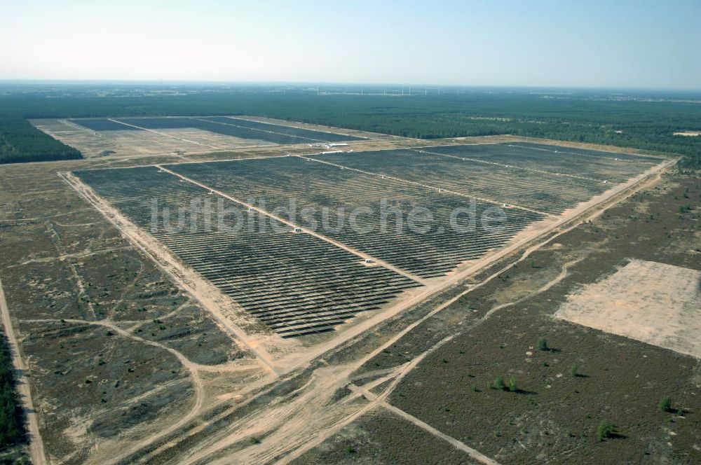 Lieberose von oben - Fertiggestellte größte Solaranlage auf ehemaligen brandenburger Truppenübungsplatz Lieberose