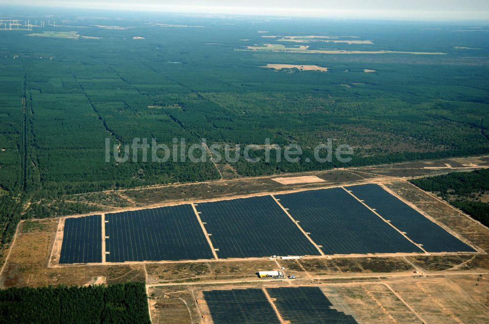 Lieberose von oben - Fertiggestellte größte Solaranlage auf ehemaligen brandenburger Truppenübungsplatz Lieberose