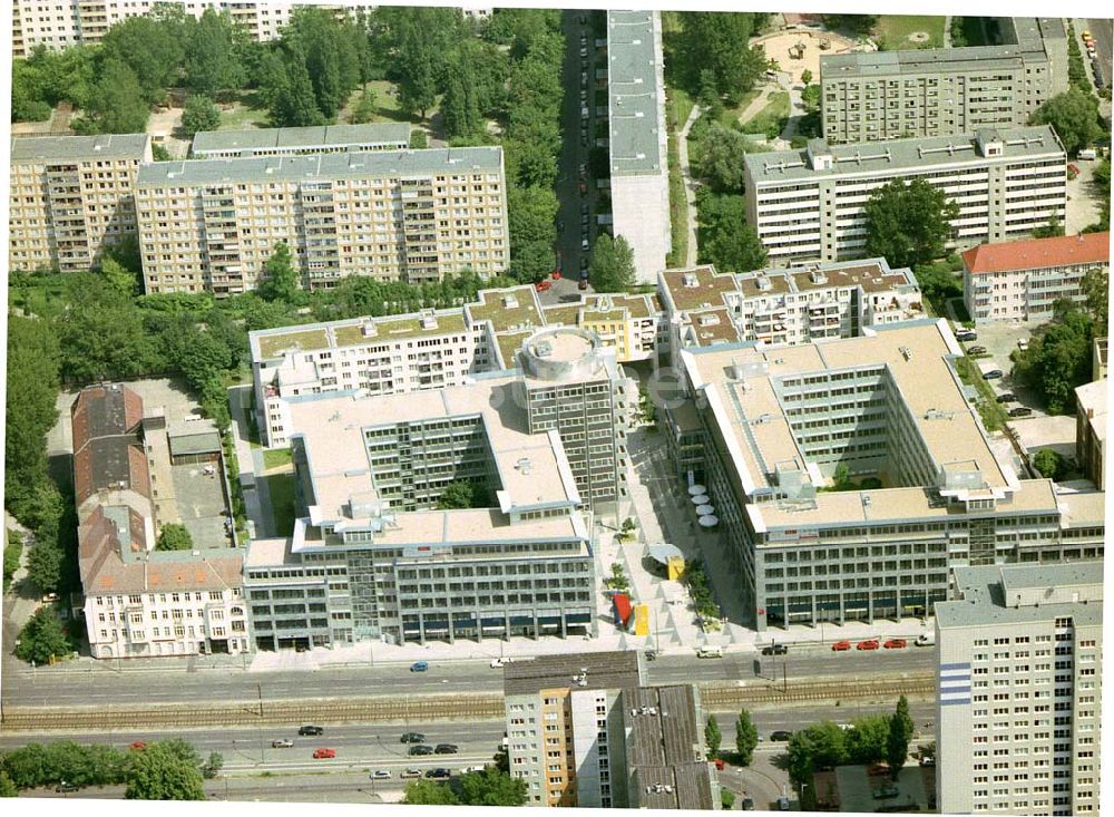 Berlin - Lichtenberg von oben - Fertiggestellte Möllendorfpassagen der Bayerischen Hausbau in der Möllendorfstraße in Berlin-Lichtenberg.