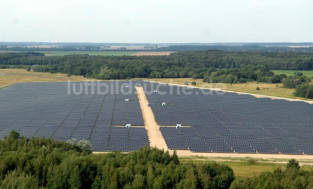 Tutow von oben - Fertiggestellter erster Abschnitt des Solarenergiepark am Flugplatz Tutow in Mecklenburg - Vorpommern