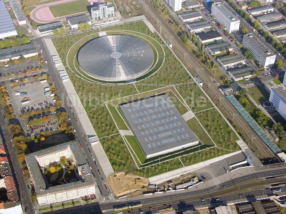 Berlin - Prenzlauer-Berg von oben - Fertigstellung Außenanlagen Velodrom / Berlin-Arena