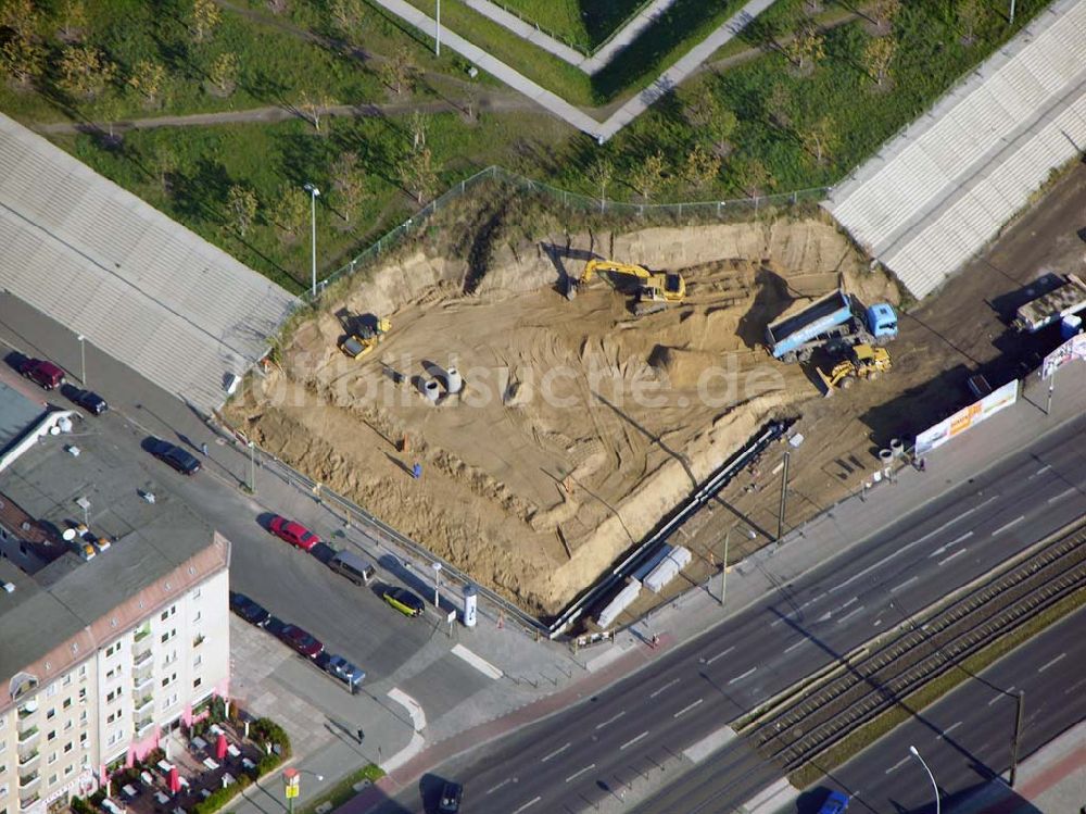 Berlin - Prenzlauer-Berg aus der Vogelperspektive: Fertigstellung Außenanlagen Velodrom / Berlin-Arena