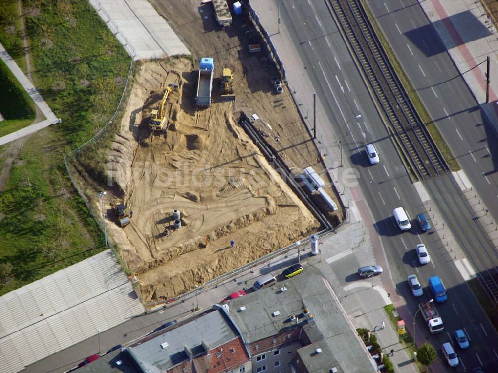 Luftbild Berlin - Prenzlauer-Berg - Fertigstellung Außenanlagen Velodrom / Berlin-Arena