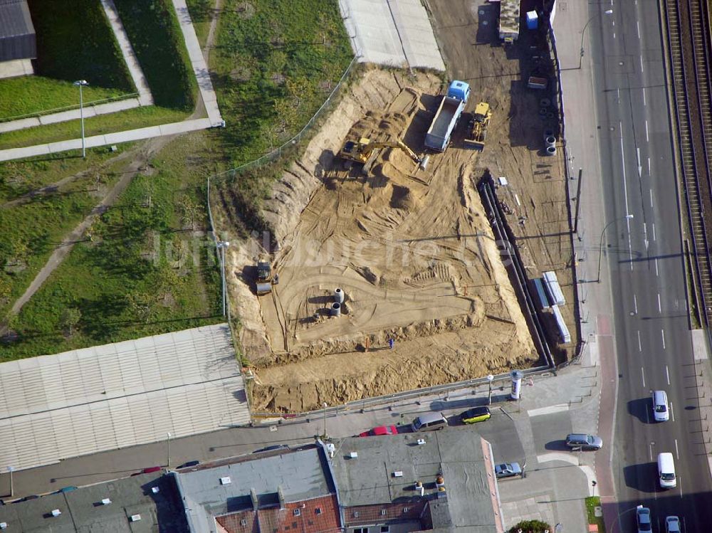 Luftaufnahme Berlin - Prenzlauer-Berg - Fertigstellung Außenanlagen Velodrom / Berlin-Arena