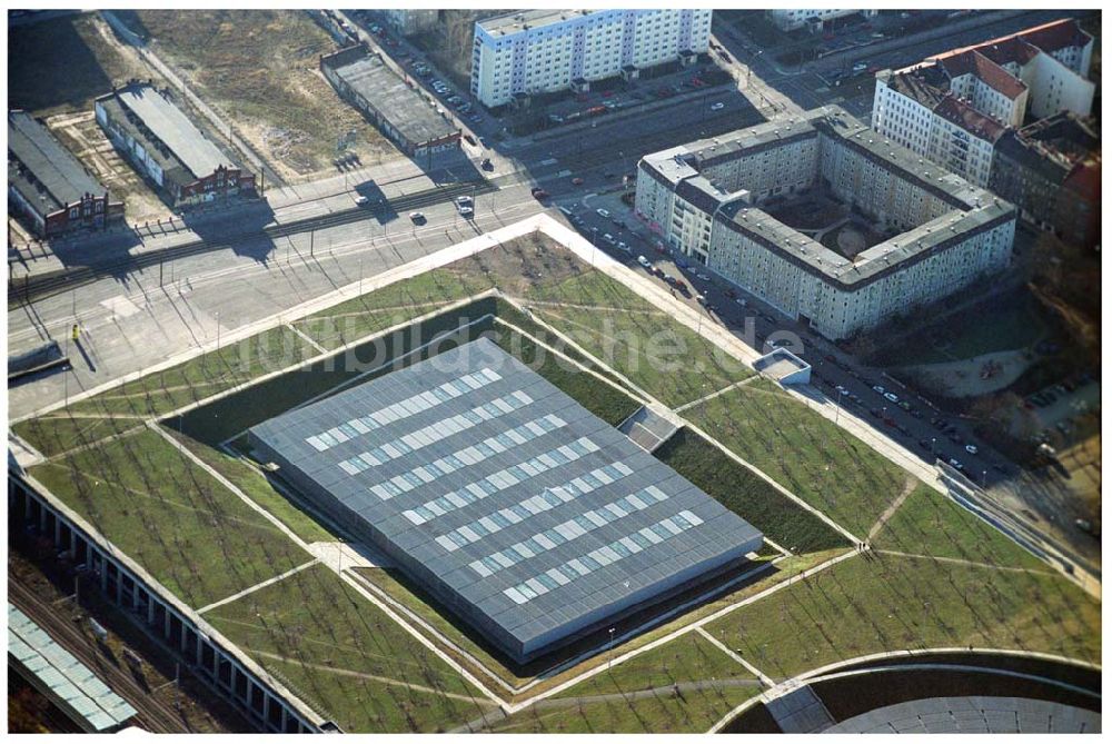 Luftbild Berlin Prenzlauer-Berg - Fertigstellung der letzten Ecke der Außenanlagen am Gelände des Velodroms in Berlin