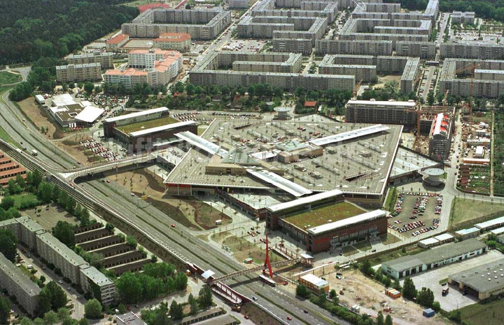 Potsdam-Drewitz von oben - Fertigstellung des neueröffneten Einkaufszentrums in Potsdam Drewitz.