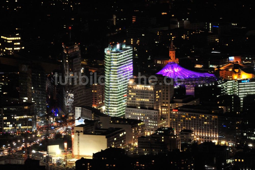 Berlin aus der Vogelperspektive: Festival of Lights im Stadtzentrum der Hauptstadt Berlin