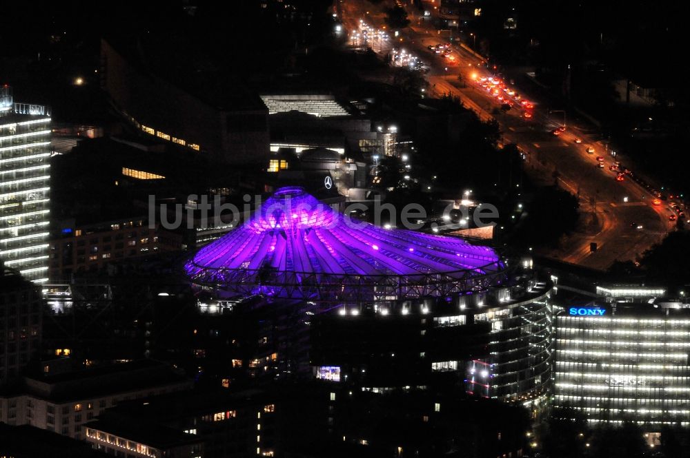 Berlin aus der Vogelperspektive: Festival of Lights im Stadtzentrum der Hauptstadt Berlin