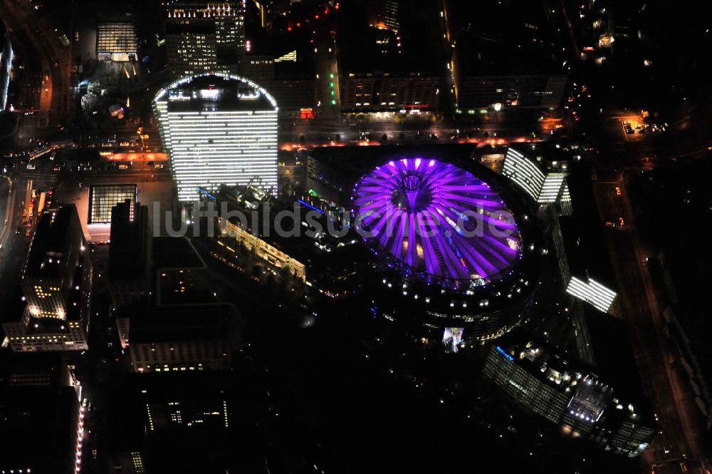 Berlin aus der Vogelperspektive: Festival of Lights im Stadtzentrum der Hauptstadt Berlin