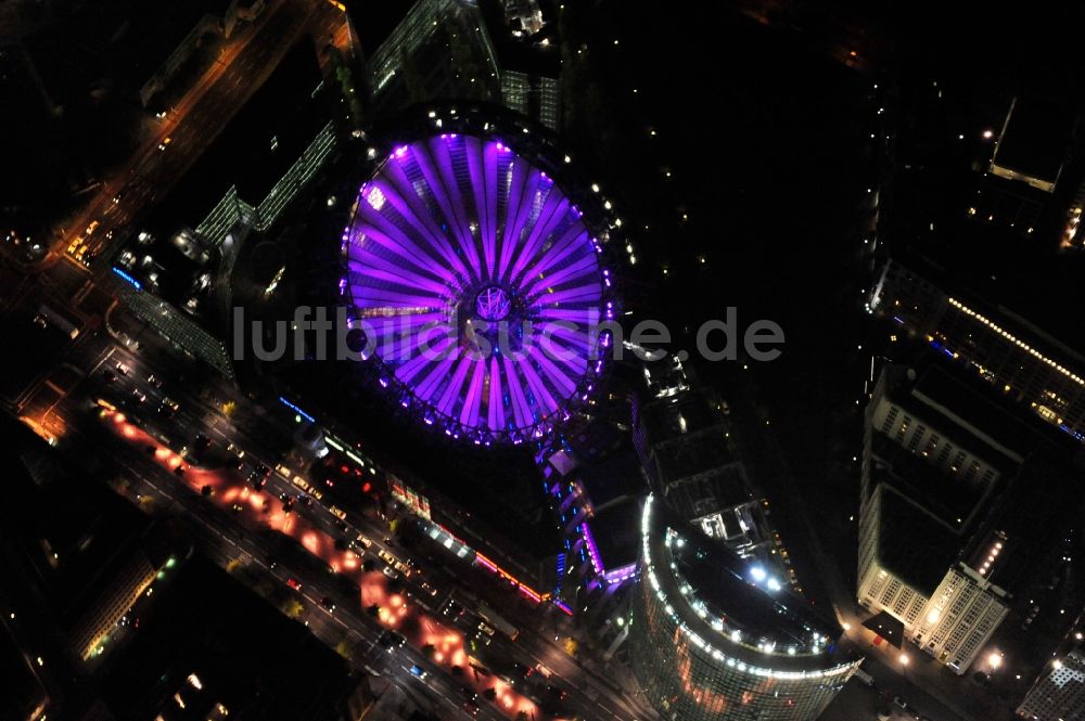 Berlin aus der Vogelperspektive: Festival of Lights im Stadtzentrum der Hauptstadt Berlin