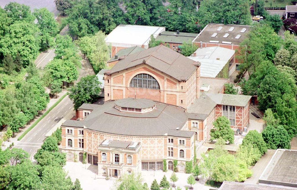 Bayreuth / Bayern aus der Vogelperspektive: Festspielhaus am Festspielhügel 2 in 95444 Bayreuth.