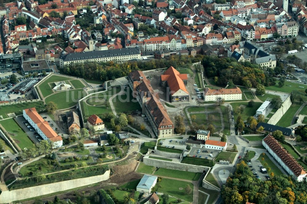 Erfurt von oben - Festung s - Bauwerk der Zitadelle Petersberg in Erfurt im Bundesland Thüringen