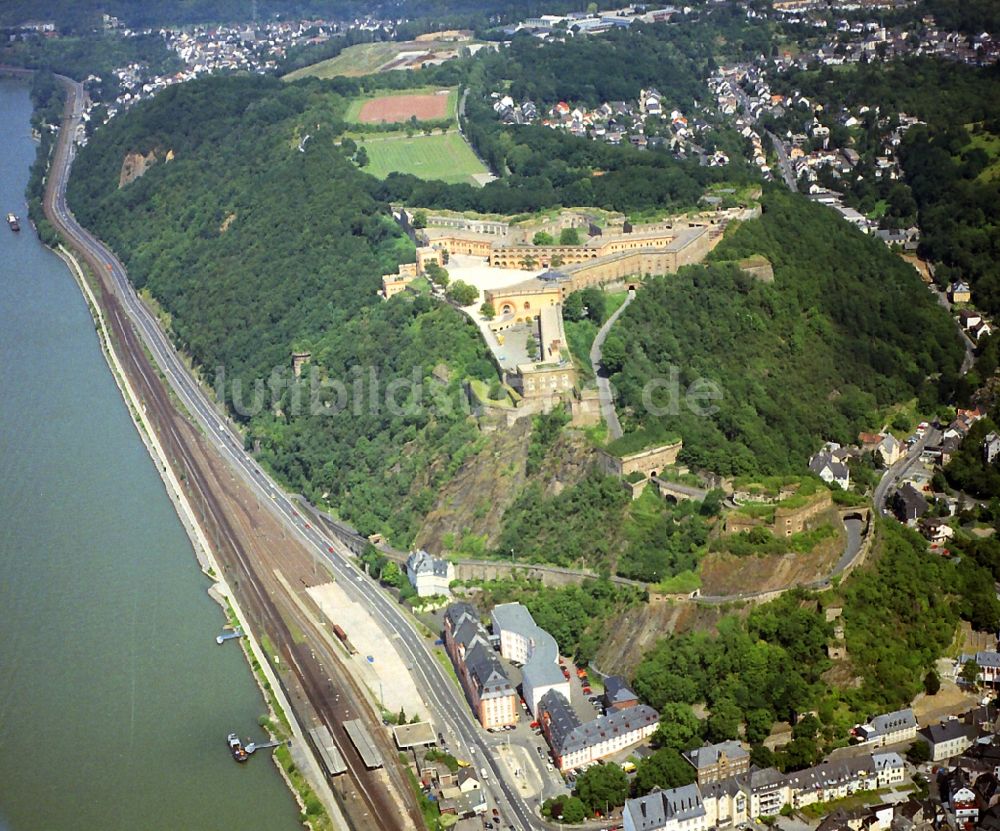 Koblenz aus der Vogelperspektive: Festung Ehrenbreitstein gegenüber der Moselmündung bei Koblenz in Rheinland-Pfalz