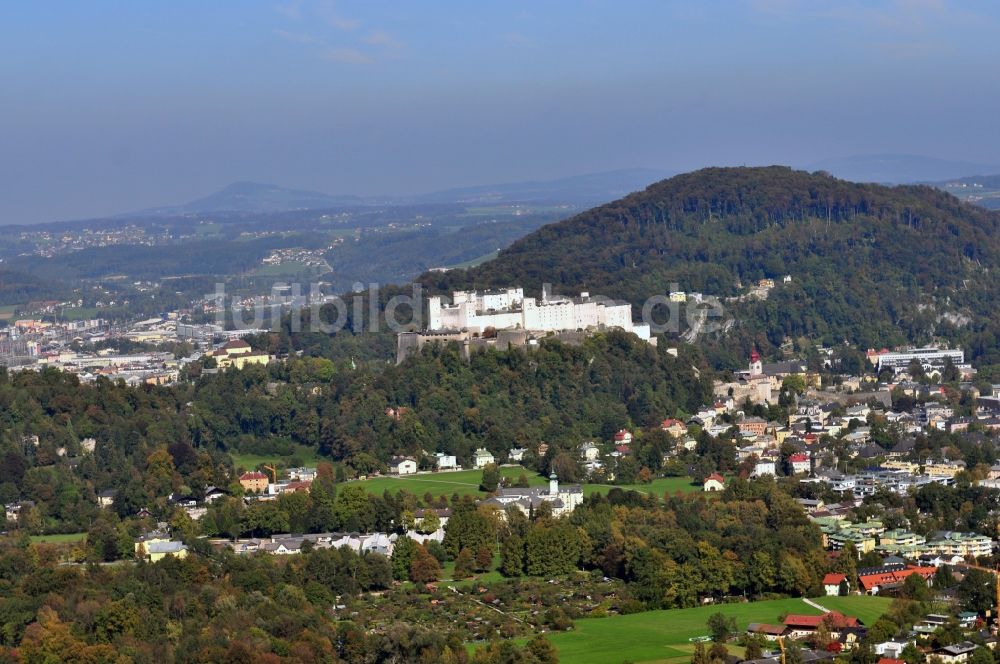 Salzburg von oben - Festung Hohensalzburg in Salzburg in Österreich