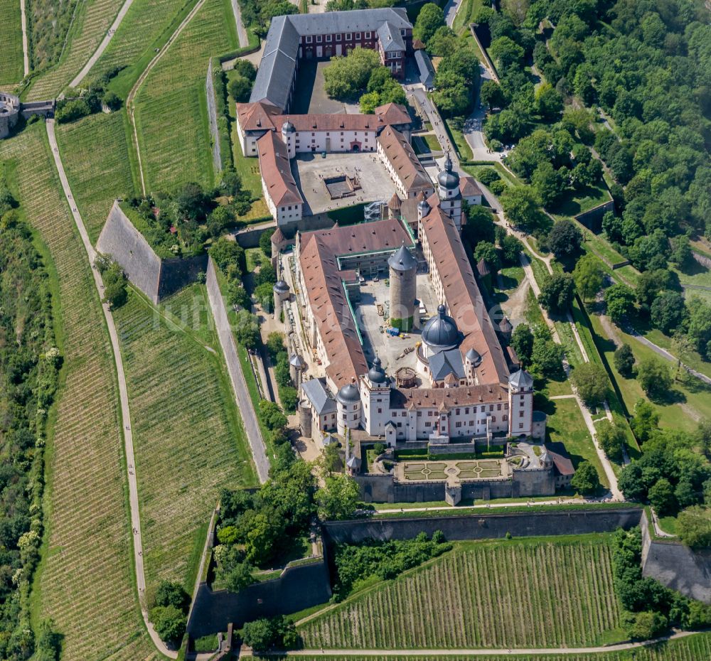 Würzburg aus der Vogelperspektive: Festung Marienberg über dem Main in Würzburg im Bundesland Bayern, Deutschland