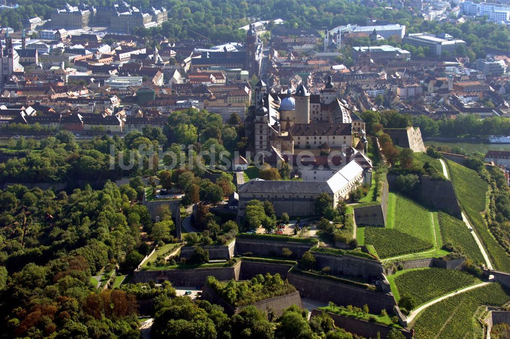 Würzburg aus der Vogelperspektive: Festung Marienberg mit Museen in Würzburg