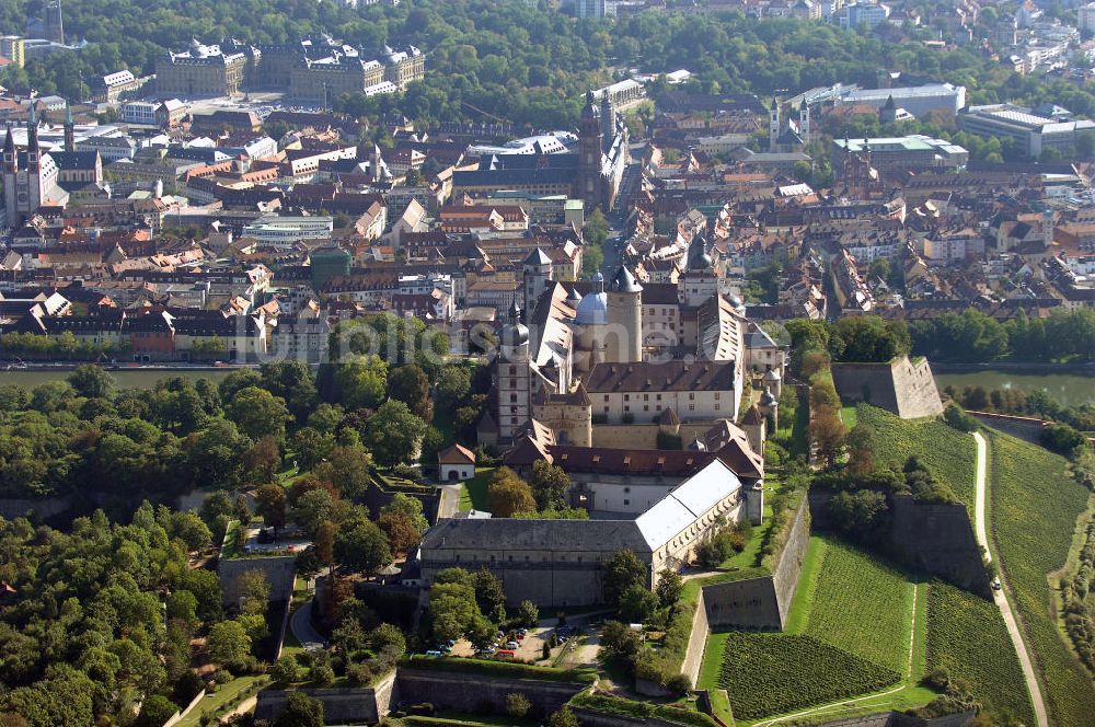 Luftaufnahme Würzburg - Festung Marienberg mit Museen in Würzburg