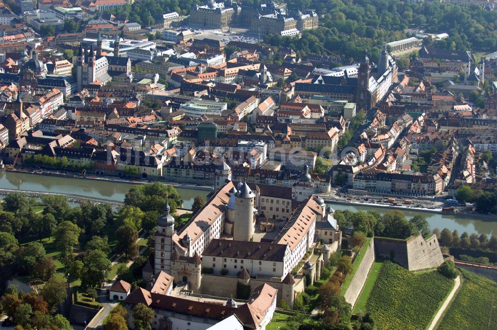 Luftaufnahme Würzburg - Festung Marienberg mit Museen in Würzburg