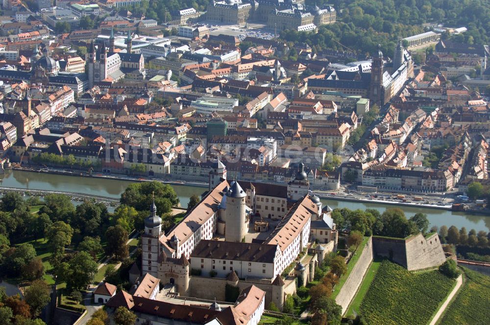 Würzburg von oben - Festung Marienberg mit Museen in Würzburg