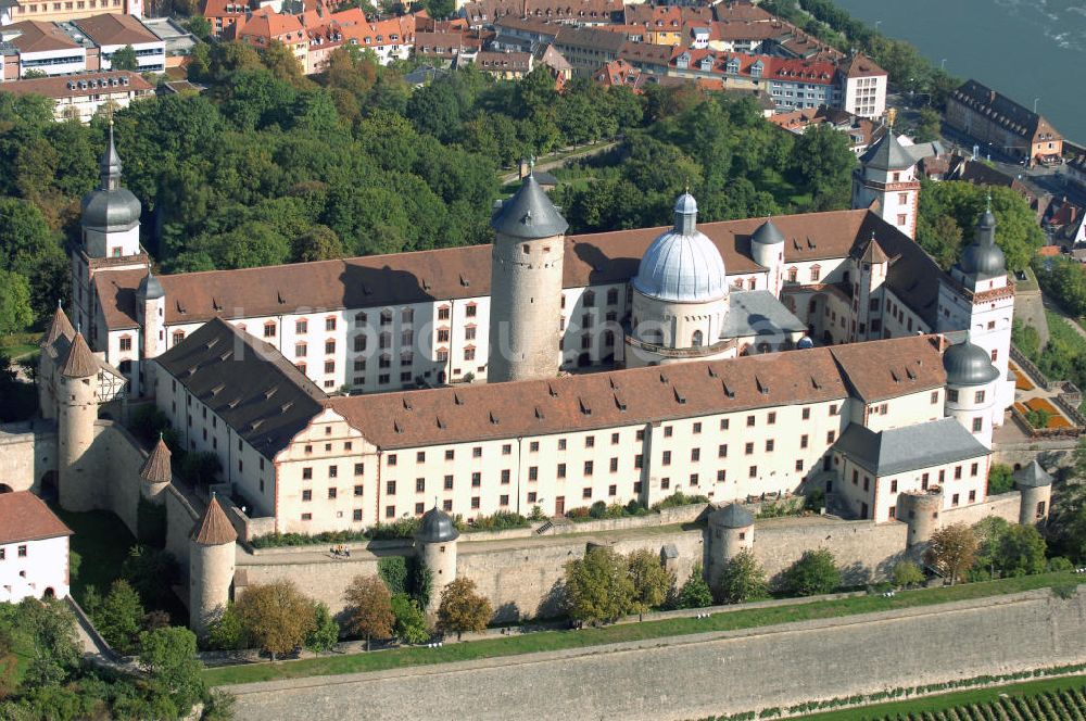 Luftaufnahme Würzburg - Festung Marienberg mit Museen in Würzburg