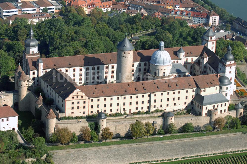 Würzburg von oben - Festung Marienberg mit Museen in Würzburg