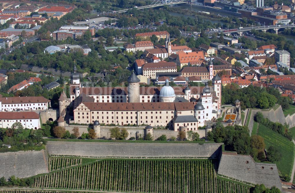 Luftaufnahme Würzburg - Festung Marienberg mit Museen in Würzburg