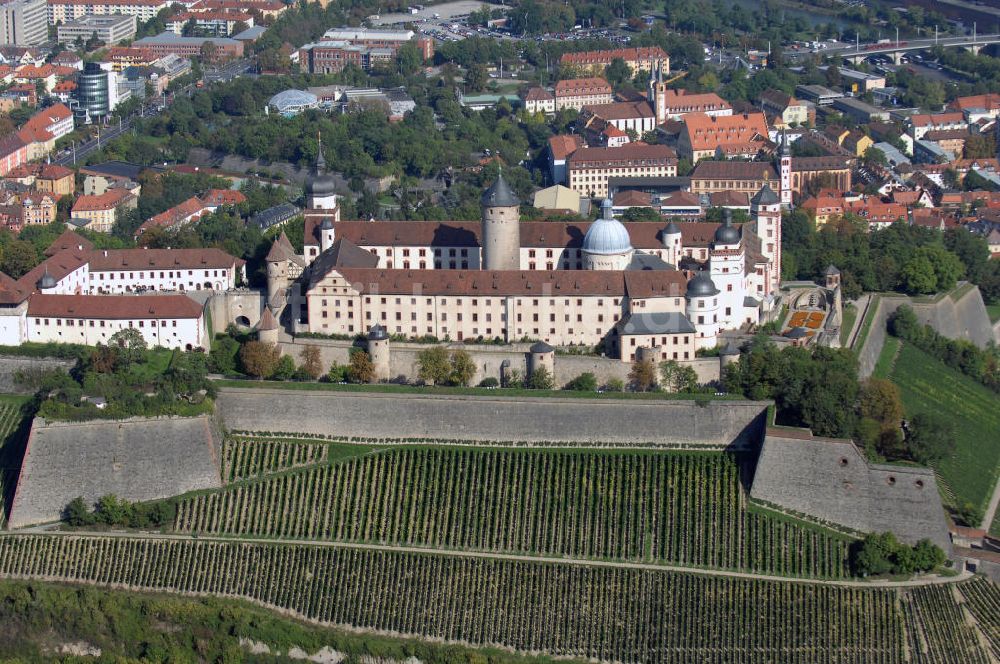 Würzburg von oben - Festung Marienberg mit Museen in Würzburg