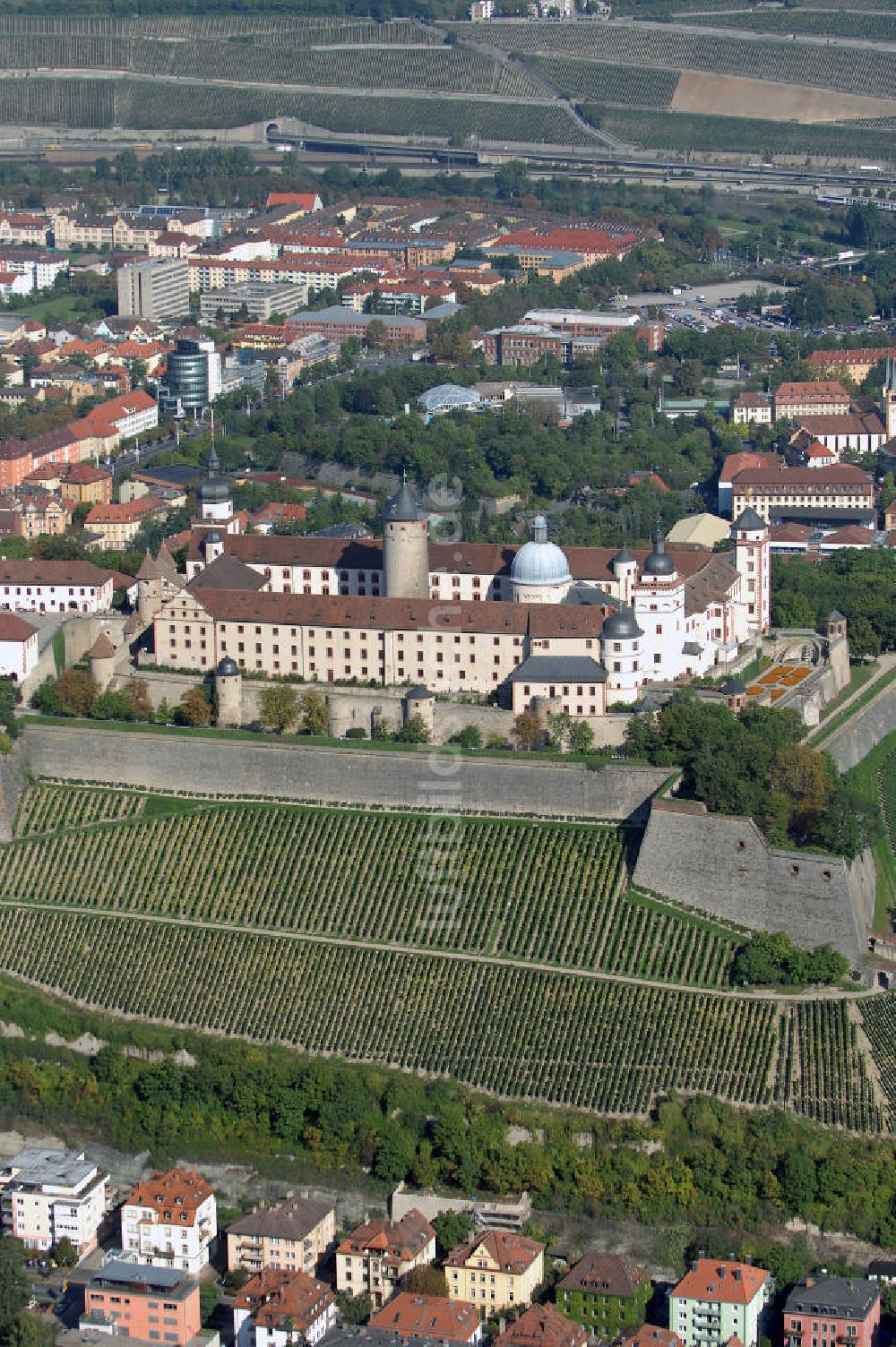 Würzburg aus der Vogelperspektive: Festung Marienberg mit Museen in Würzburg