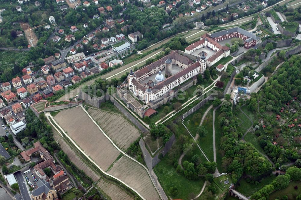 Würzburg aus der Vogelperspektive: Festung Marienberg in Würzburg im Bundesland Bayern