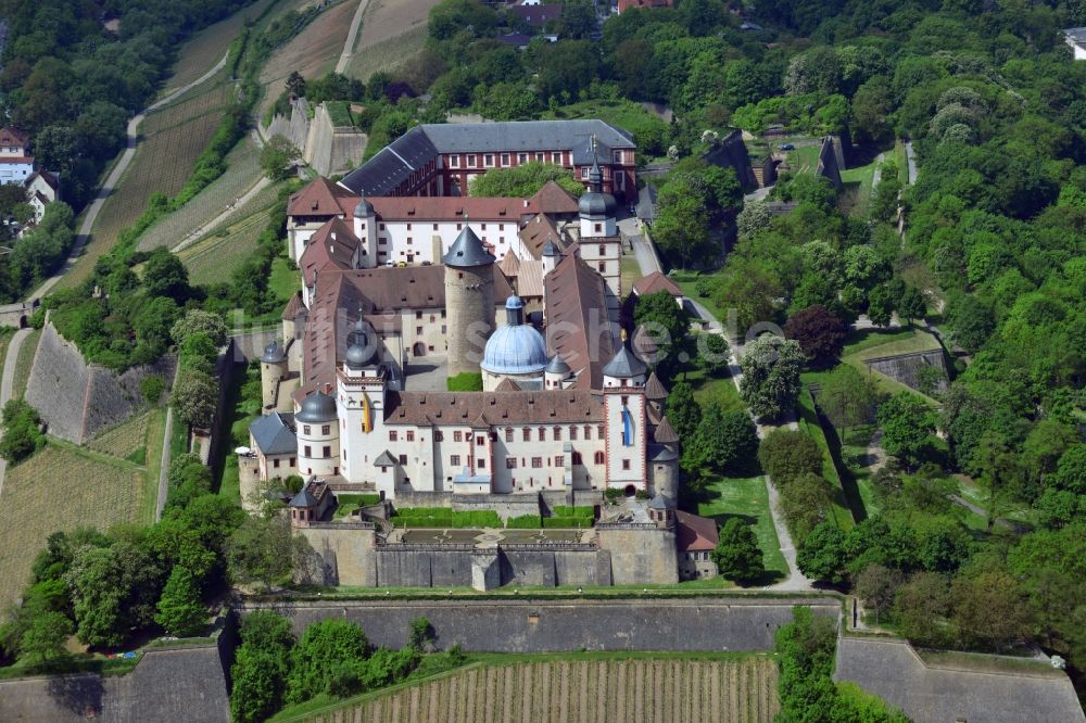 Würzburg aus der Vogelperspektive: Festung Marienberg in Würzburg im Bundesland Bayern