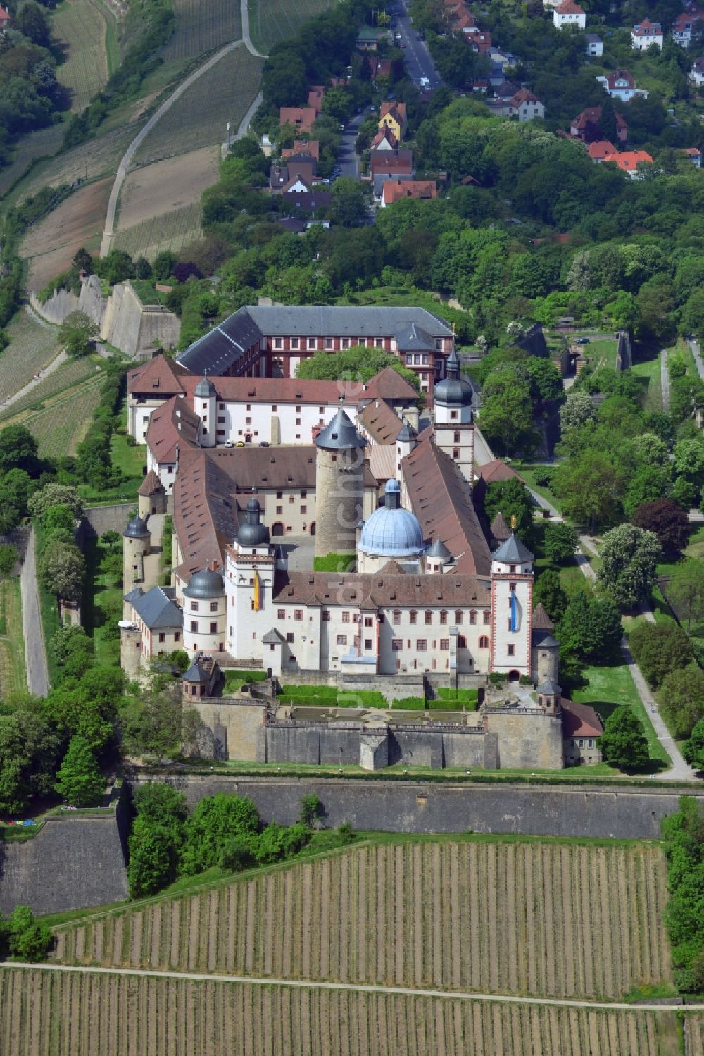 Würzburg aus der Vogelperspektive: Festung Marienberg in Würzburg im Bundesland Bayern