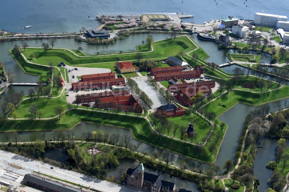 Kopenhagen von oben - Festungsanlage Kastell von Kopenhagen Gl. Hovedvagt in Kopenhagen in Region Hovedstaden, Dänemark