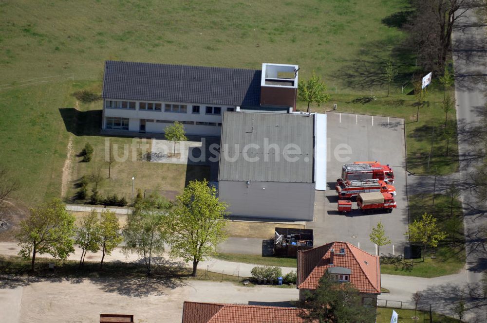 Luftaufnahme WERNEUCHEN - Feuerwache der Freiwilligen Feuerwehr Werneuchen an der Wesendahler Strasse 8a in 16356 Werneuchen