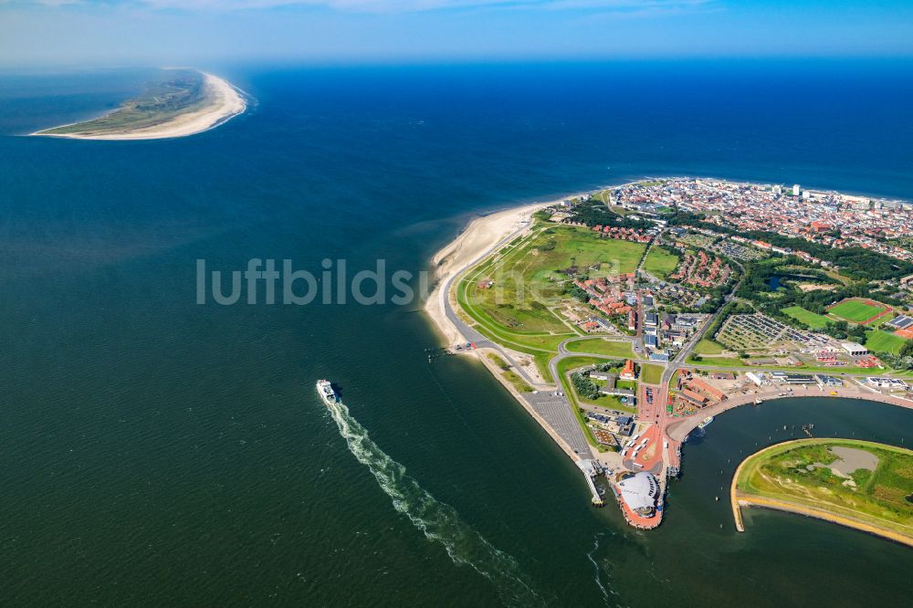 Luftbild Norderney - Fähr- Hafenanlagen an der Meeres- Küste der Nordseeinsel Norderney im Bundesland Niedersachsen, Deutschland