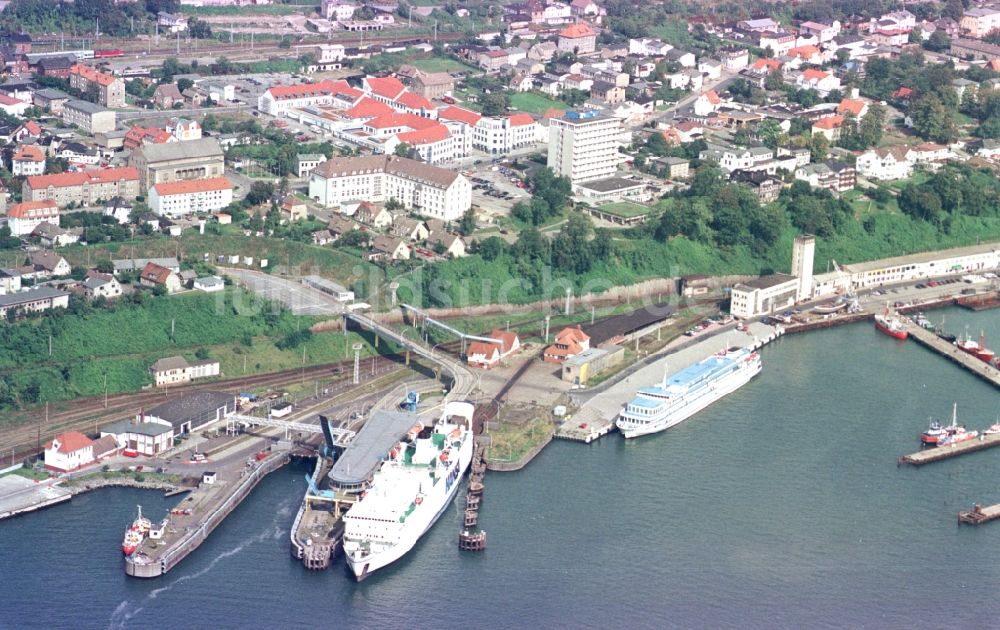 Luftbild Sassnitz - Fähr- Hafenanlagen an der Meeres- Küste der Ostsee im Ortsteil Hagen in Sassnitz im Bundesland Mecklenburg-Vorpommern, Deutschland