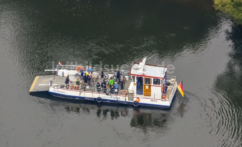 Heven aus der Vogelperspektive: Fähr- Schiff auf der Ruhr in Heven im Bundesland Nordrhein-Westfalen, Deutschland