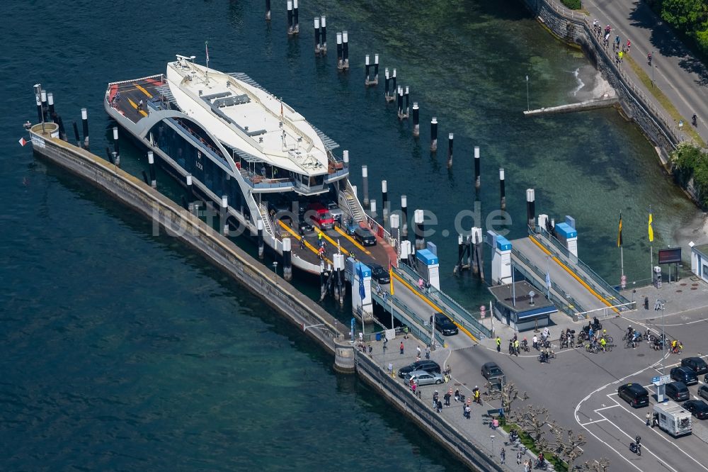 Konstanz aus der Vogelperspektive: Fähranleger Konstanz-Meersburg und Clubhaus Lände am Yachthafen im Ortsteil Staad in Konstanz im Bundesland Baden-Württemberg, Deutschland