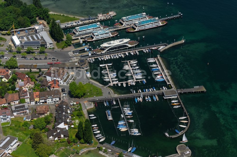 Konstanz aus der Vogelperspektive: Fähranleger Konstanz-Meersburg und Clubhaus Lände am Yachthafen im Ortsteil Staad in Konstanz im Bundesland Baden-Württemberg, Deutschland