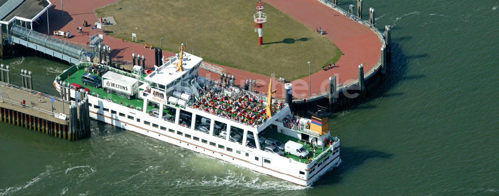 Luftaufnahme Norderney - Fähre am Hafen von Norderney