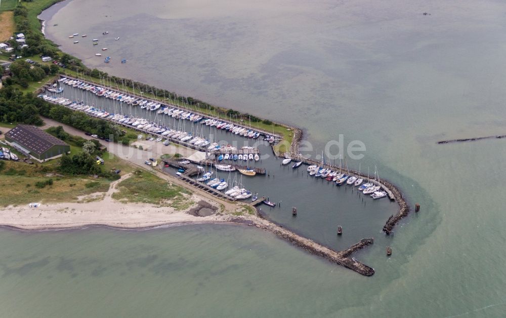 Fehmarn aus der Vogelperspektive: Fährhafen Großenbroderfähre in Fehmarn im Bundesland Schleswig-Holstein