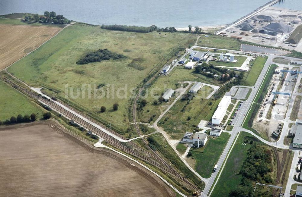 Mukran / Rügen - Mecklenburg-Vorpommern von oben - Fährhafen Mukran auf Rügen.