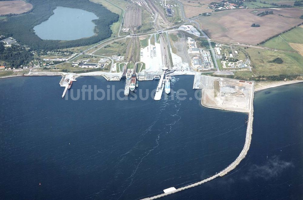 Mukran / Rügen - Mecklenburg-Vorpommern aus der Vogelperspektive: Fährhafen Mukran auf Rügen.