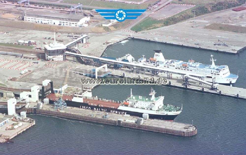 Luftbild Mukran - Mecklenburg-Vorpommern - Fährhafen Mukran auf Rügen.