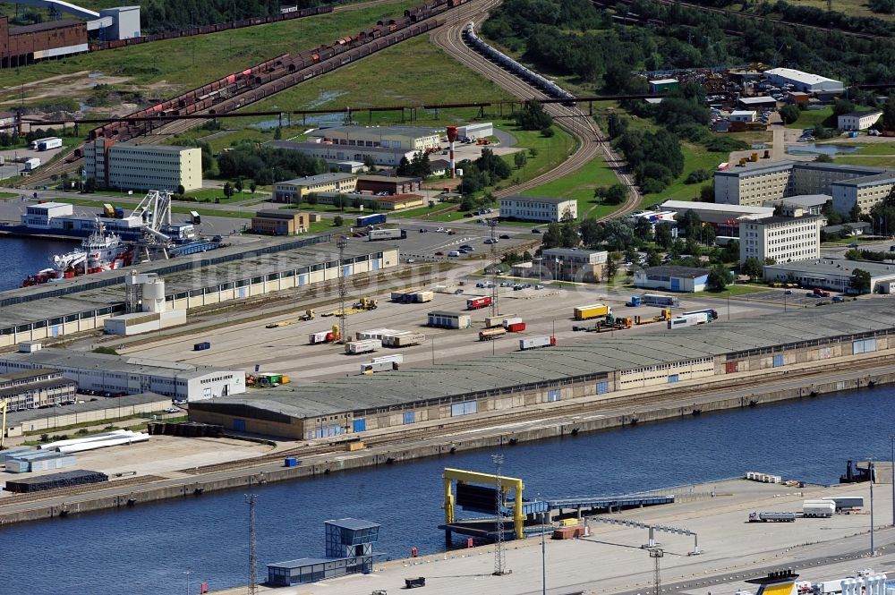 Luftbild Rostock - Fährterminal und Stückgut-Terminal im Rostocker Hafen in Mecklenburg-Vorpommern