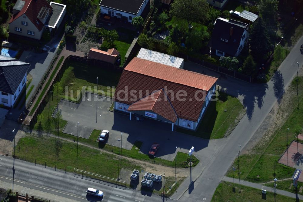 Berlin aus der Vogelperspektive: Filiale von Getränke Hoffmann im Stadtteil Kaulsdorf von Berlin