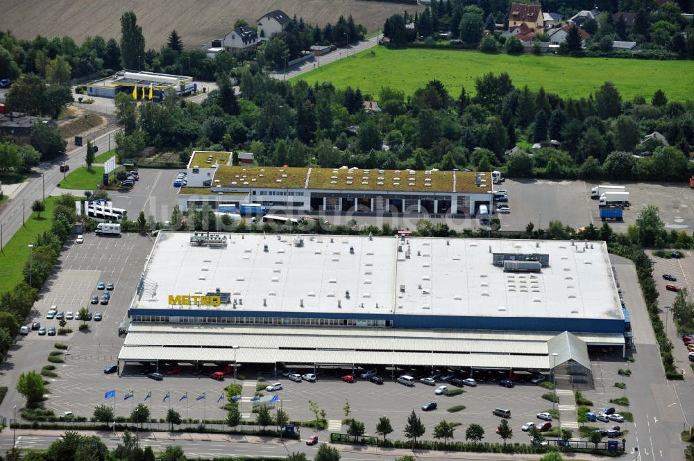 Luftaufnahme Leipzig - Paunsdorf - Filialen des Großhandelsunternehmens Metro und Fahrzeughersteller MAN Truck & Bus in Leipzig, Sachsen